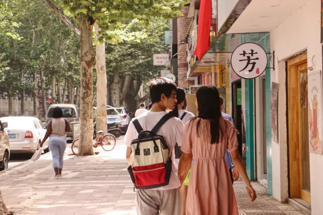 西安哪个酒吧放欧冠（再见！2019的西安夏天）