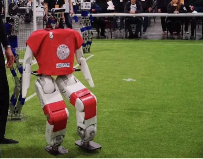 AI为中国球迷带来希望：机器人世界杯决赛，中国队与德国队一决高下