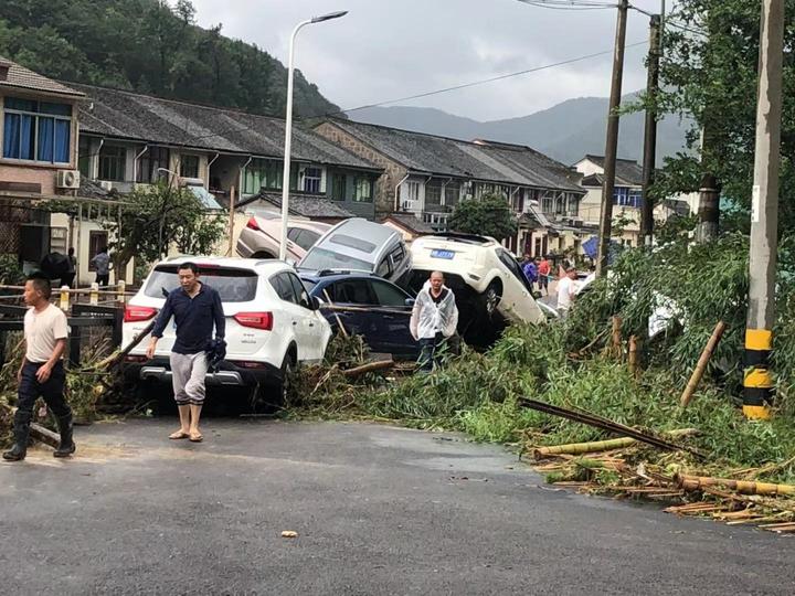 动态丨杭州湾跨海大桥双向开始放行小客车，限速60码