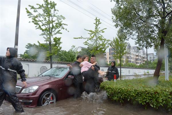 动态丨杭州湾跨海大桥双向开始放行小客车，限速60码