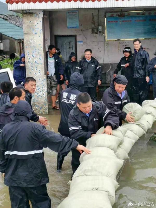 动态丨杭州湾跨海大桥双向开始放行小客车，限速60码