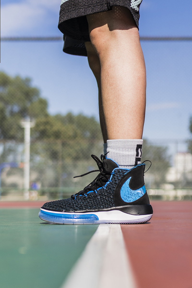 nike最高配置鞋（重新定義澎湃軟彈！這雙 Nike「最新頂級戰靴」穿上就想跳）