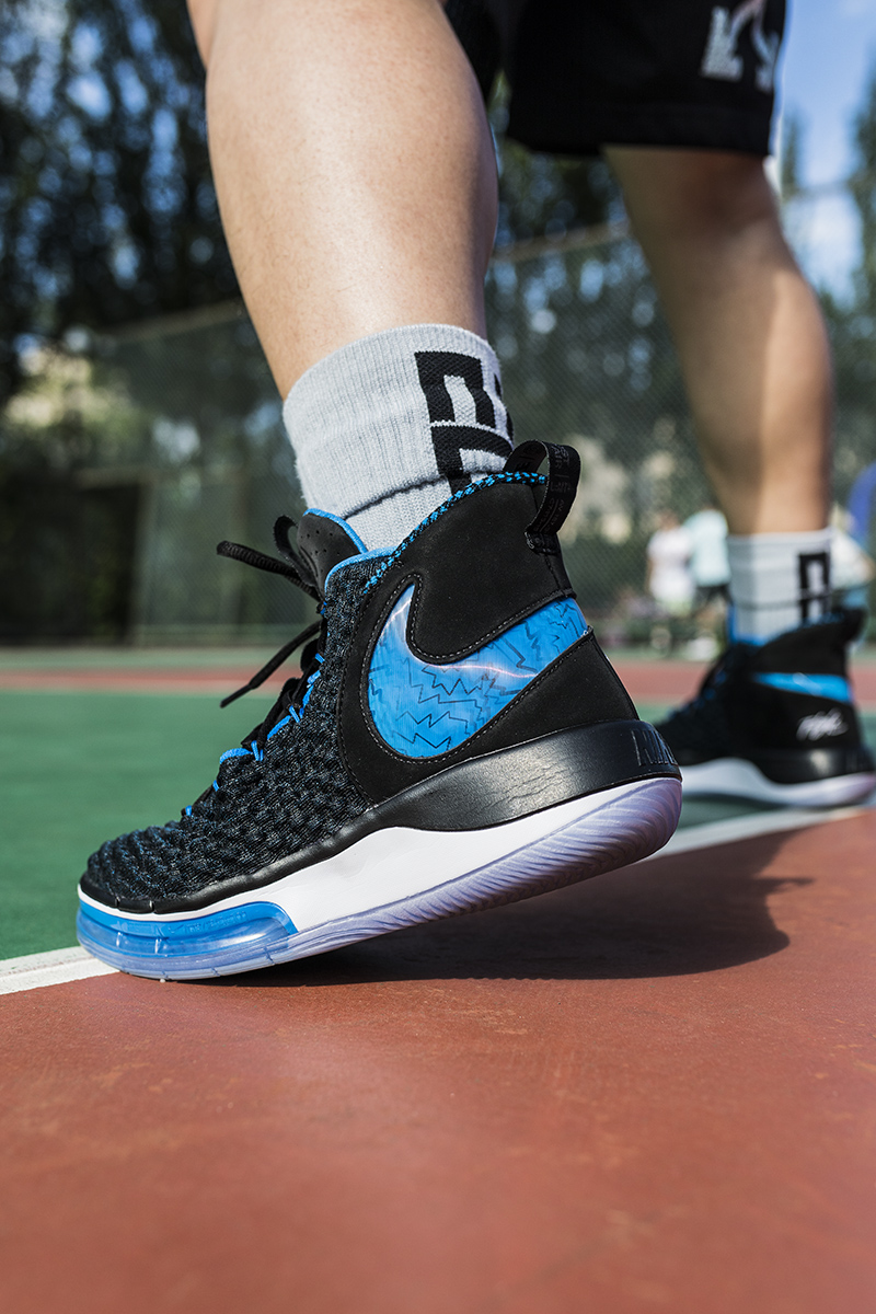 nike最高配置鞋（重新定義澎湃軟彈！這雙 Nike「最新頂級戰靴」穿上就想跳）