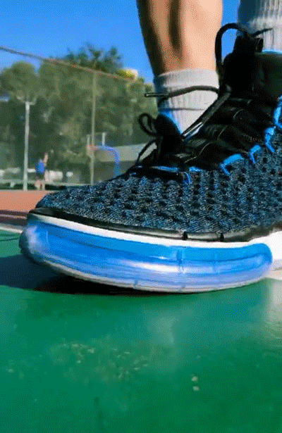 nike最高配置鞋（重新定義澎湃軟彈！這雙 Nike「最新頂級戰靴」穿上就想跳）