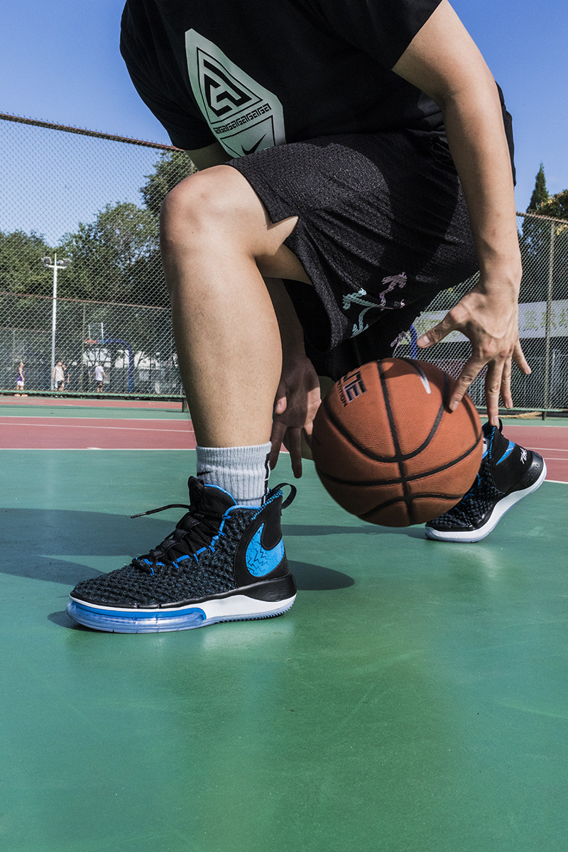 nike最高配置鞋（重新定義澎湃軟彈！這雙 Nike「最新頂級戰靴」穿上就想跳）