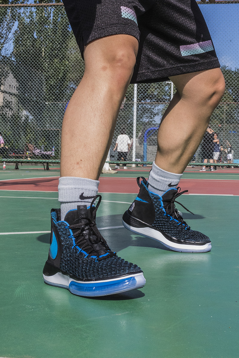 nike最高配置鞋（重新定義澎湃軟彈！這雙 Nike「最新頂級戰靴」穿上就想跳）