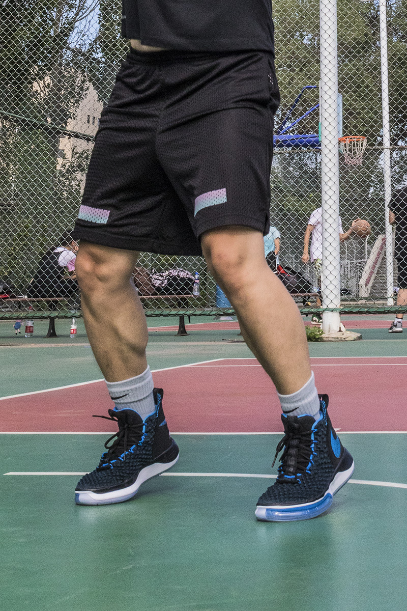 nike最高配置鞋（重新定義澎湃軟彈！這雙 Nike「最新頂級戰靴」穿上就想跳）