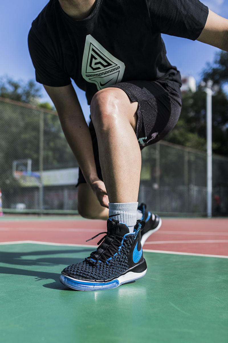 nike最高配置鞋（重新定義澎湃軟彈！這雙 Nike「最新頂級戰靴」穿上就想跳）