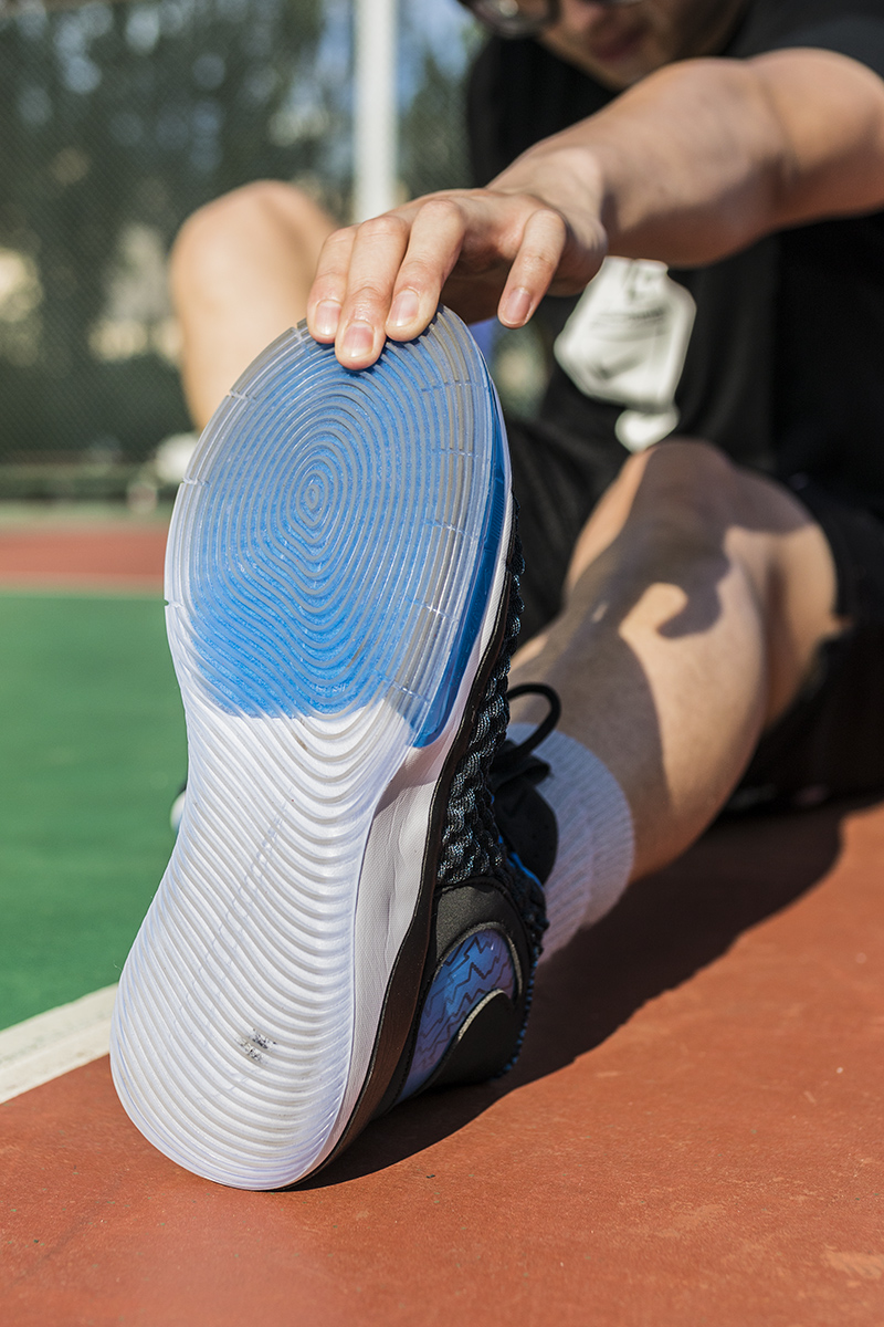 nike最高配置鞋（重新定義澎湃軟彈！這雙 Nike「最新頂級戰靴」穿上就想跳）