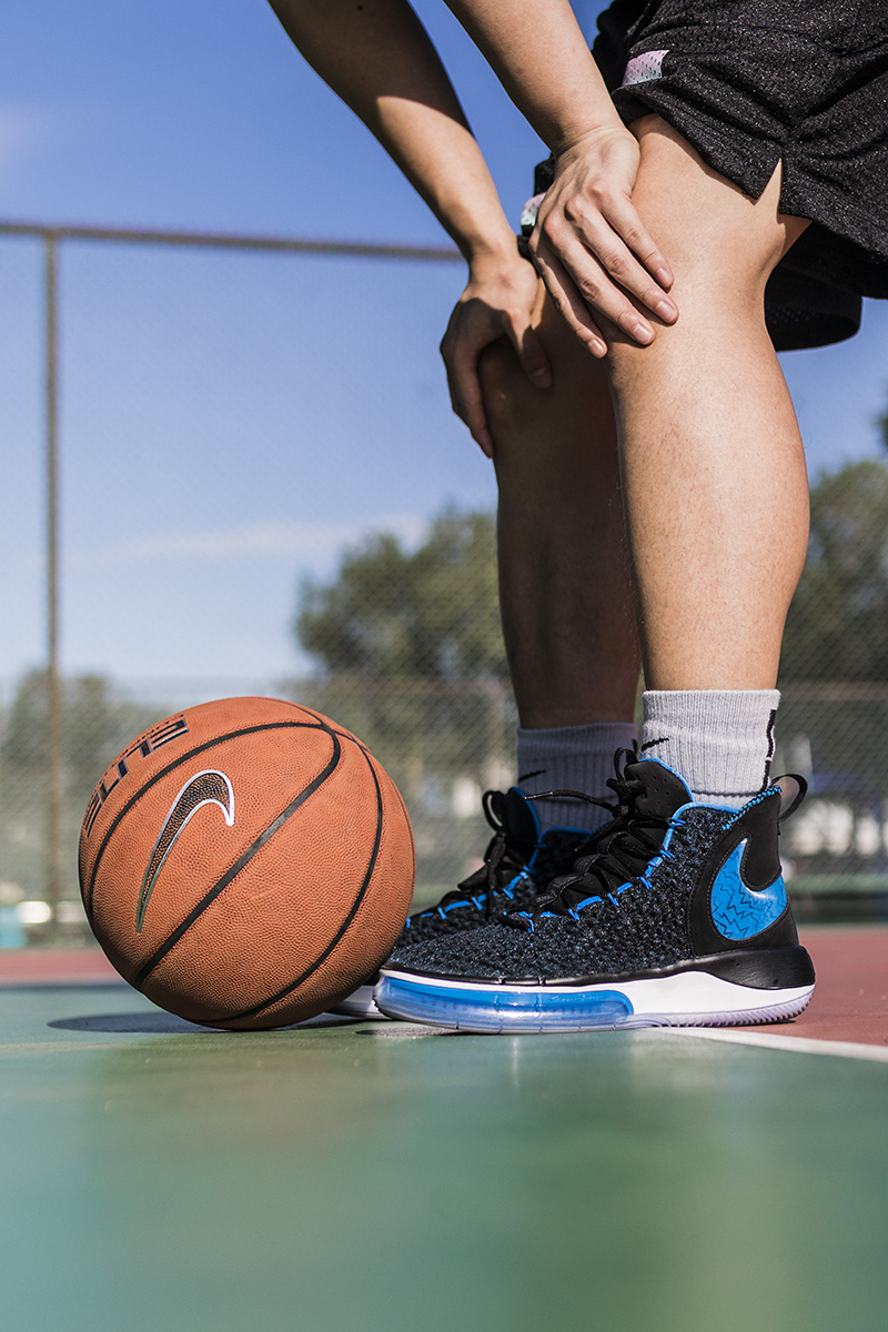 nike最高配置鞋（重新定義澎湃軟彈！這雙 Nike「最新頂級戰靴」穿上就想跳）