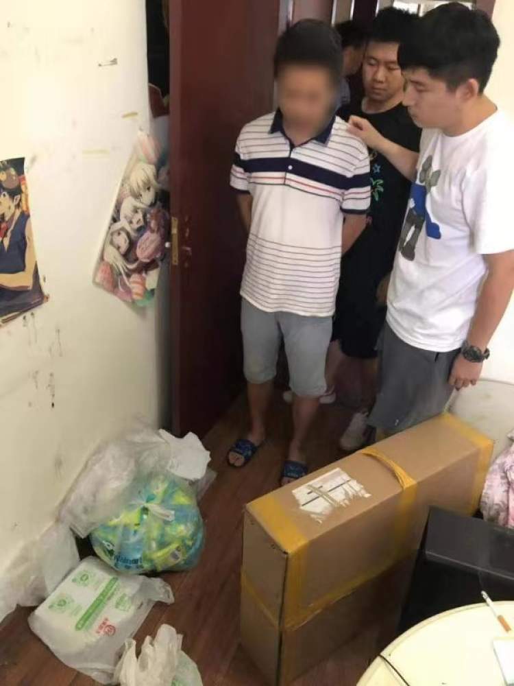 利用违法软件生成虚拟手机号，疯狂“骑手”半年“刷单”牟利60余万元