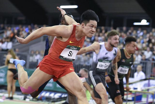 中国百米飞人苏炳添最好成绩(1小时2枪！苏炳添瑞士田径赛百米夺冠，200米创个人最佳)