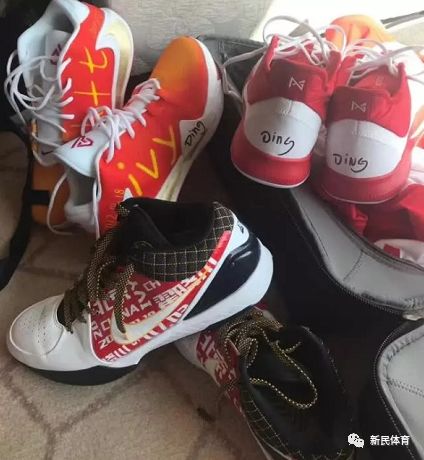 中国篮球世界杯球鞋（篮球世界杯｜中国男篮胜利背后：战靴上有队友的名字）