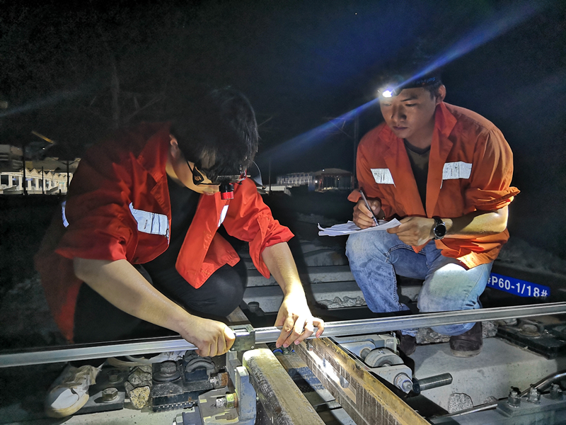 昌赣高铁开通在即 这群“守夜人”功不可没