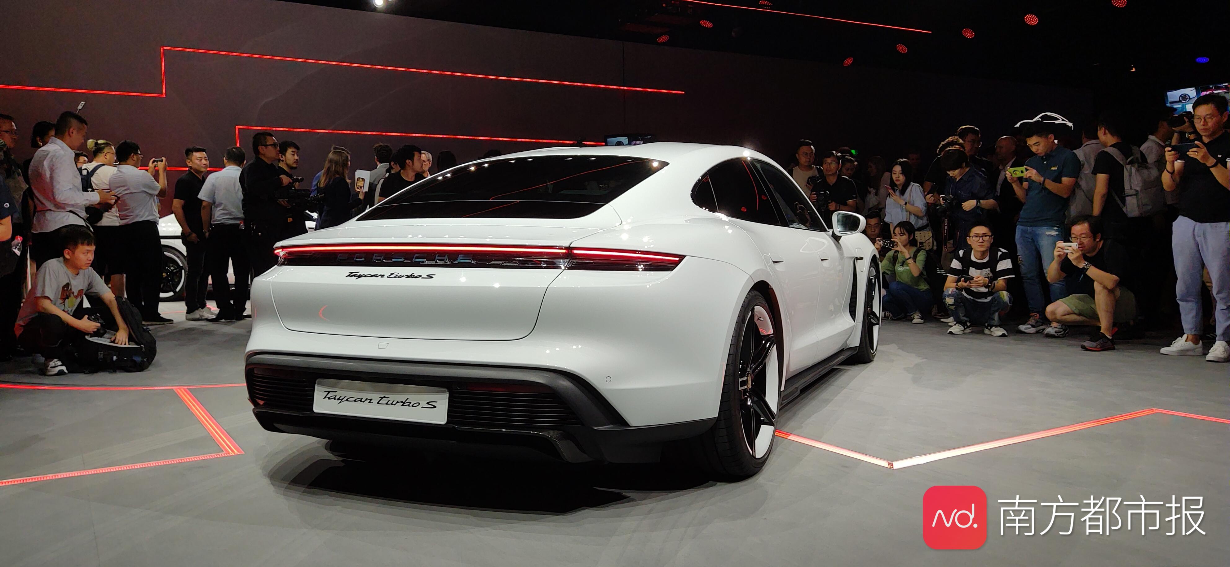 保时捷taycan全球首秀,149.8万元起!要来"抬杠"了