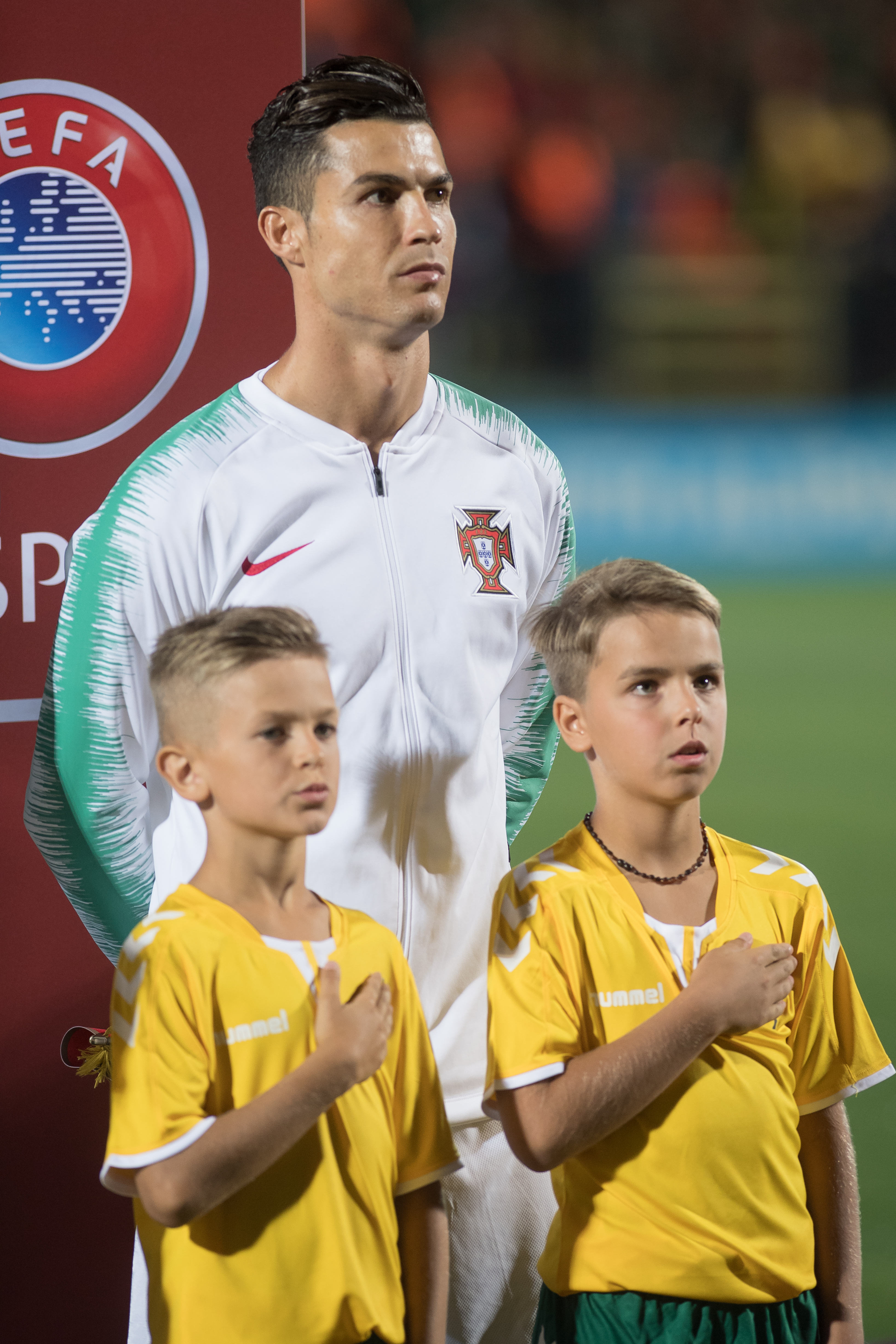 足球——欧锦赛预选赛：葡萄牙胜立陶宛