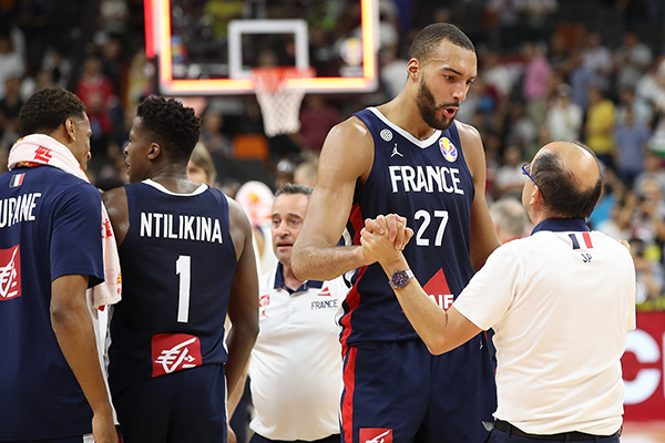 美国队24连胜世界杯(美国队输球不怪球员教练，东京奥运逼出NBA“复仇者联盟”)