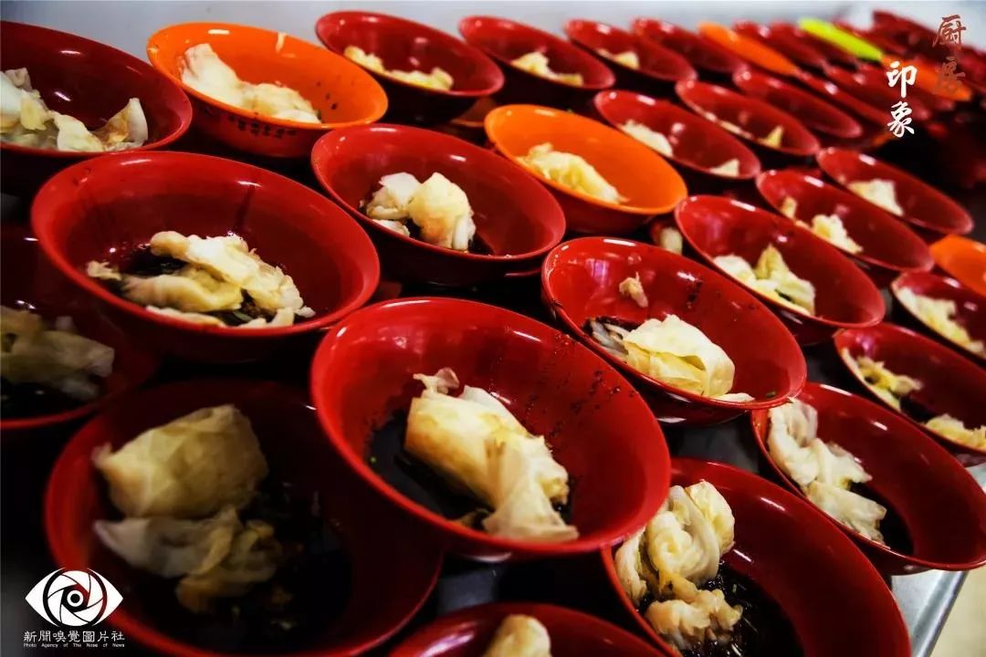 “一人食餐位”你就羡慕？看完四川高校的食堂你岂不是要羡慕哭......