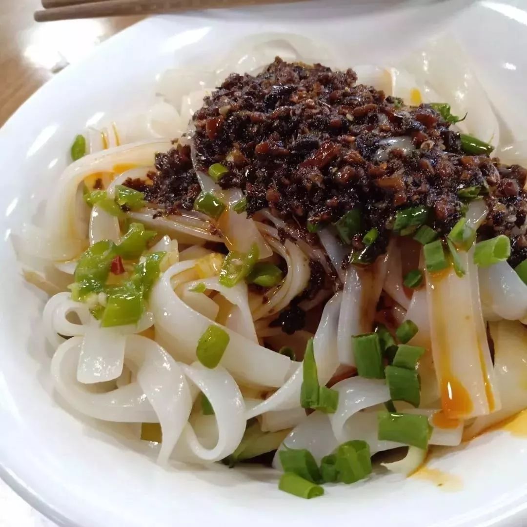 “一人食餐位”你就羡慕？看完四川高校的食堂你岂不是要羡慕哭......