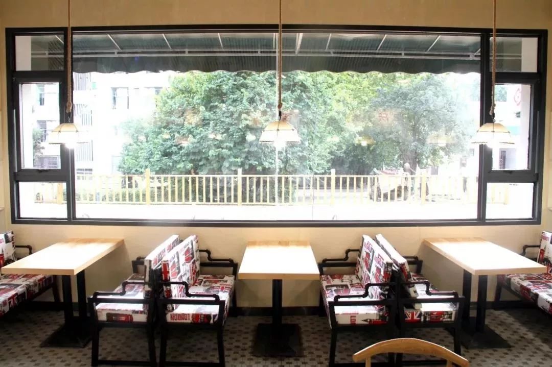 “一人食餐位”你就羡慕？看完四川高校的食堂你岂不是要羡慕哭......