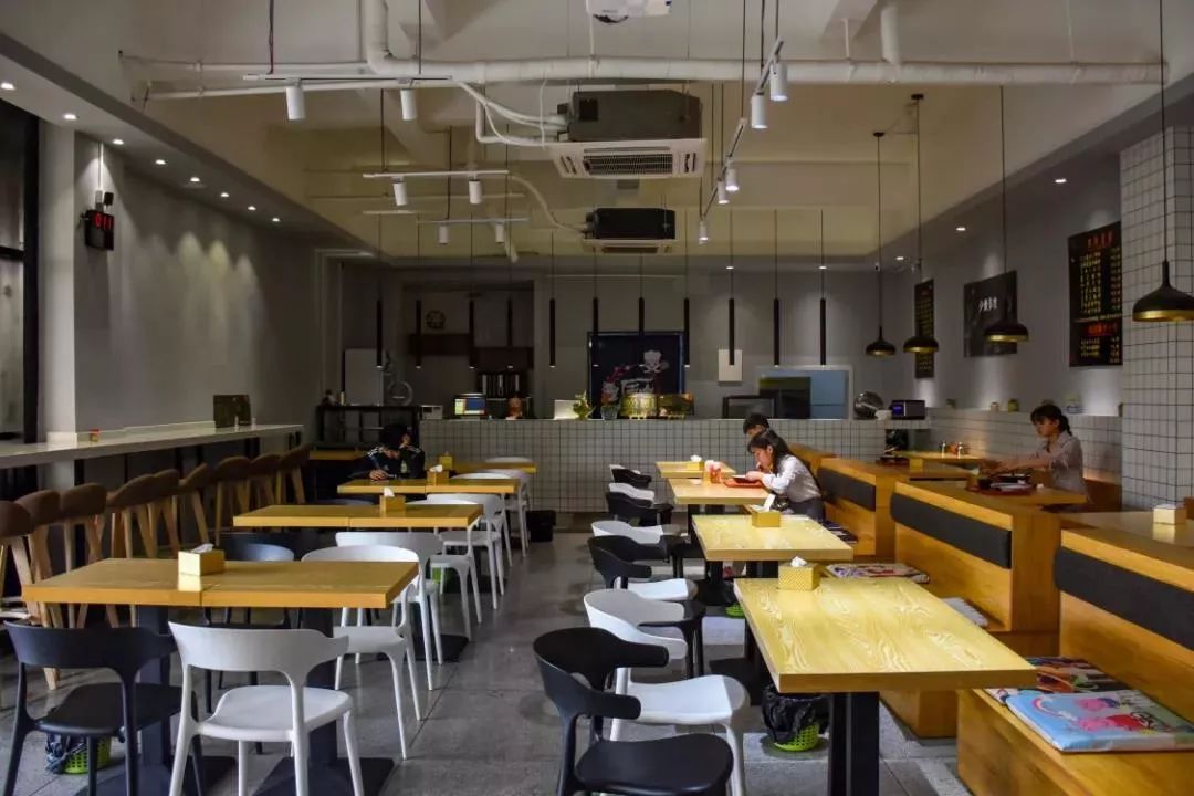 “一人食餐位”你就羡慕？看完四川高校的食堂你岂不是要羡慕哭......