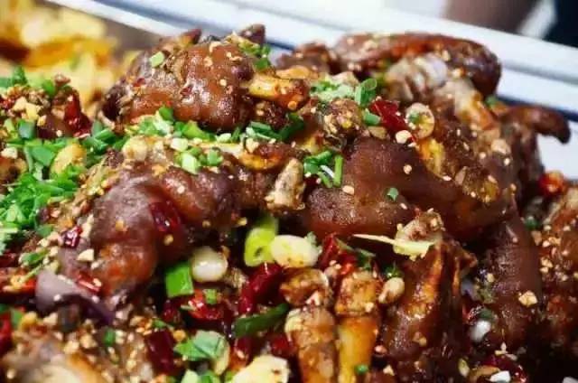 “一人食餐位”你就羡慕？看完四川高校的食堂你岂不是要羡慕哭......