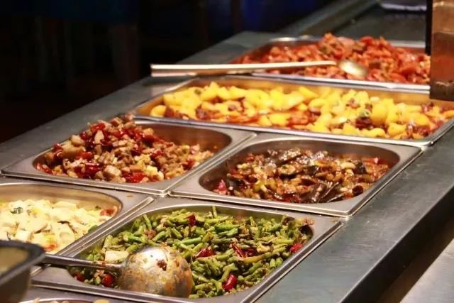 “一人食餐位”你就羡慕？看完四川高校的食堂你岂不是要羡慕哭......