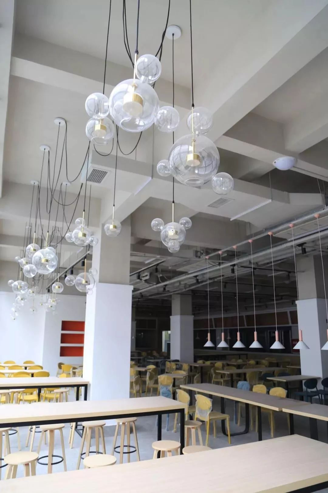 “一人食餐位”你就羡慕？看完四川高校的食堂你岂不是要羡慕哭......