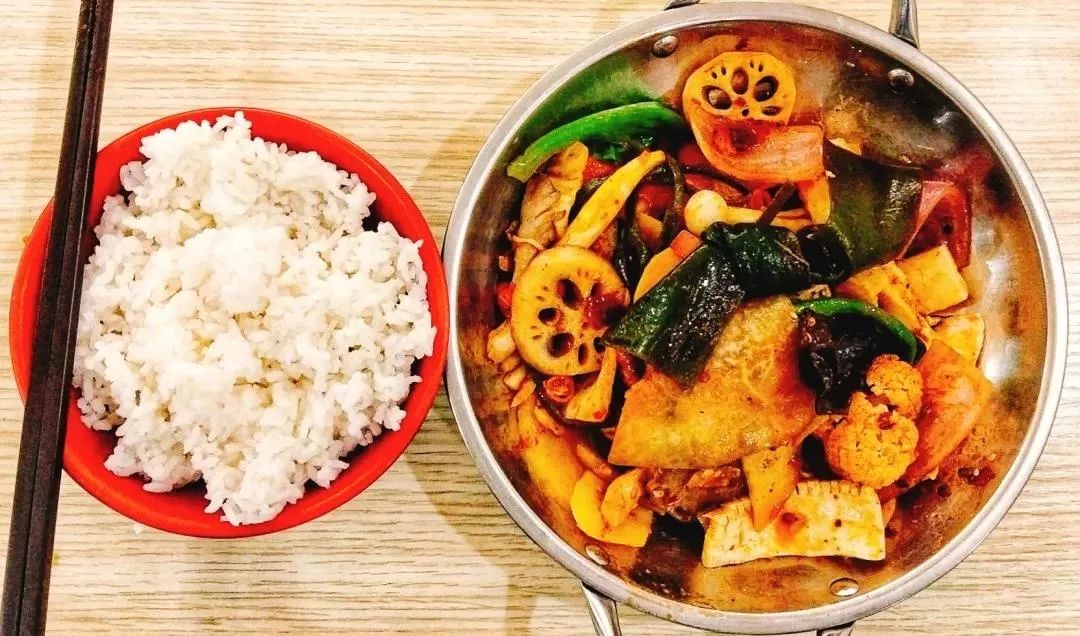 “一人食餐位”你就羡慕？看完四川高校的食堂你岂不是要羡慕哭......