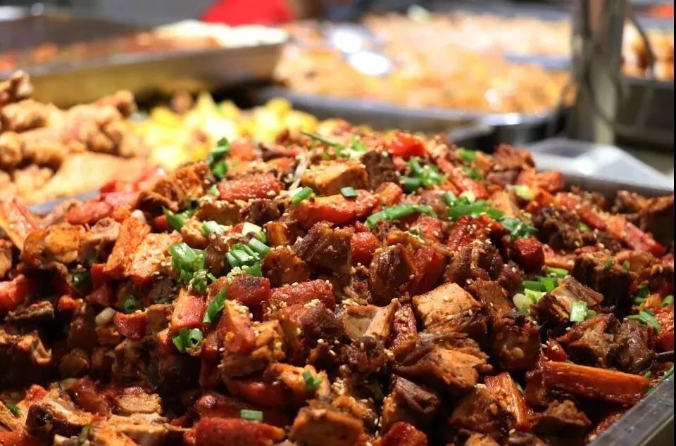 “一人食餐位”你就羡慕？看完四川高校的食堂你岂不是要羡慕哭......