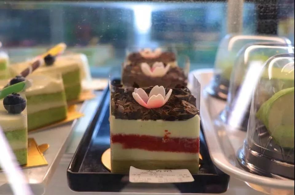 “一人食餐位”你就羡慕？看完四川高校的食堂你岂不是要羡慕哭......