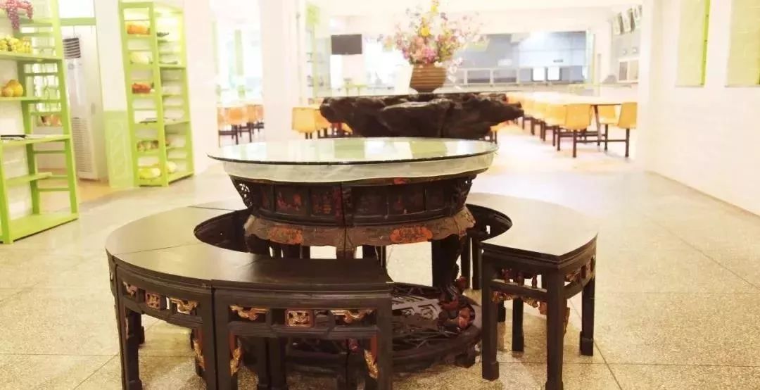 “一人食餐位”你就羡慕？看完四川高校的食堂你岂不是要羡慕哭......