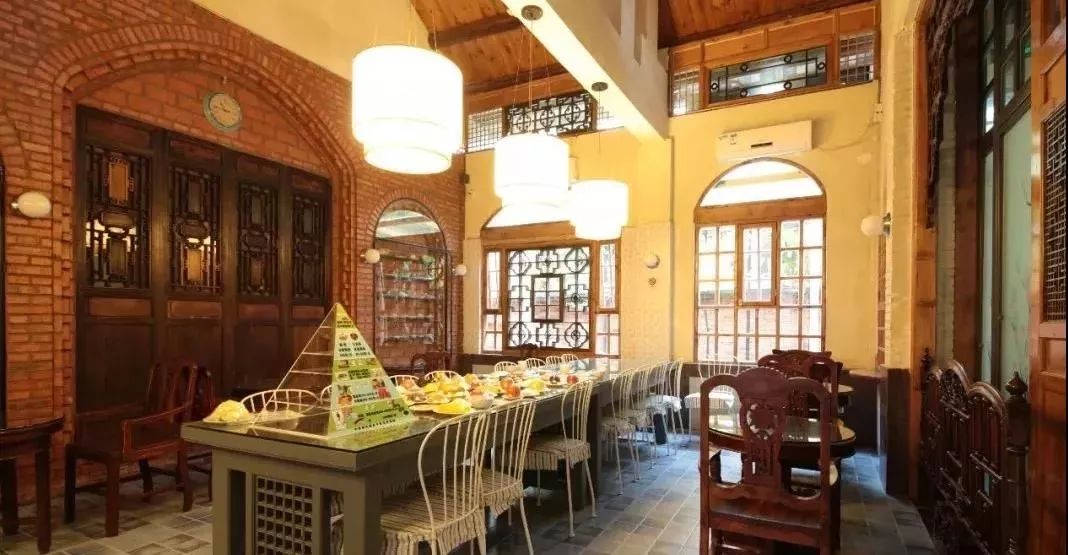 “一人食餐位”你就羡慕？看完四川高校的食堂你岂不是要羡慕哭......