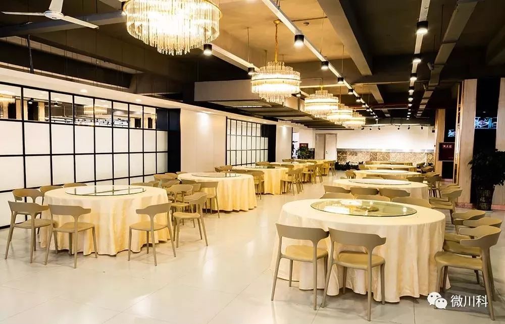 “一人食餐位”你就羡慕？看完四川高校的食堂你岂不是要羡慕哭......