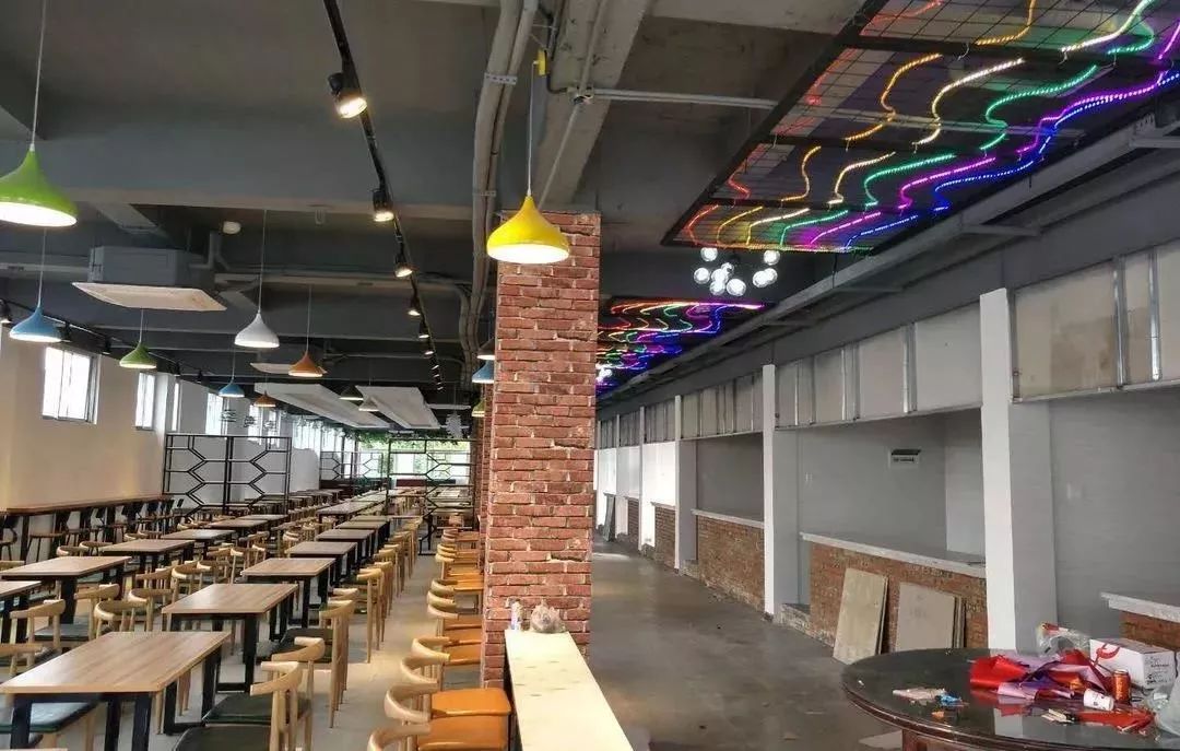 “一人食餐位”你就羡慕？看完四川高校的食堂你岂不是要羡慕哭......