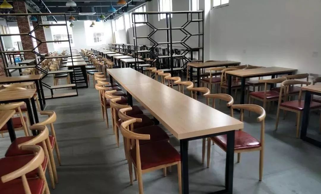 “一人食餐位”你就羡慕？看完四川高校的食堂你岂不是要羡慕哭......