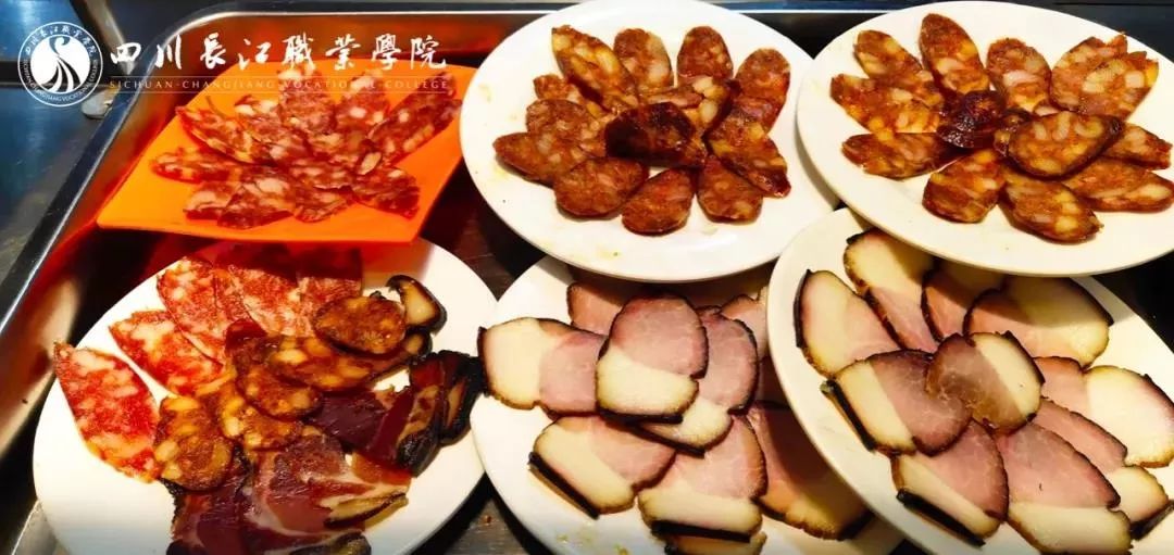 “一人食餐位”你就羡慕？看完四川高校的食堂你岂不是要羡慕哭......