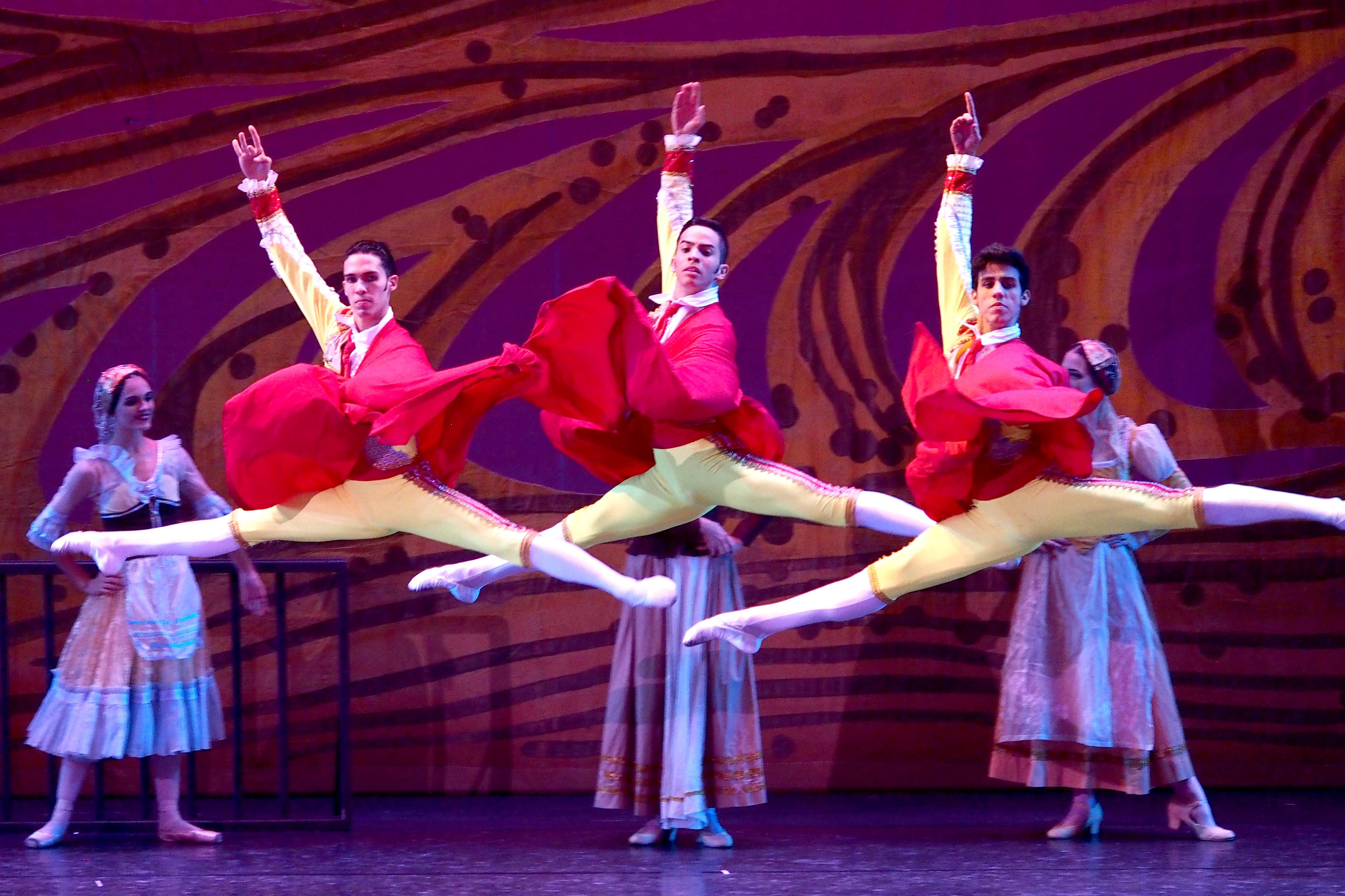 舞动70年:外国舞蹈在中国方兴未艾