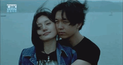 章子怡晒同学聚会照片：中戏96级的姑娘们，太牛了
