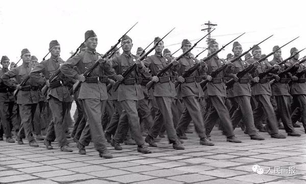 珍藏版!历次天安门广场的阅兵影像