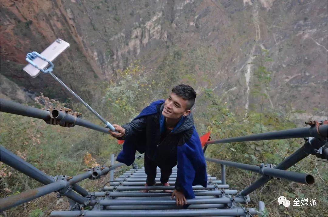 农民自媒体“浮世绘”：乡村文化传播的空间转场与话语建构