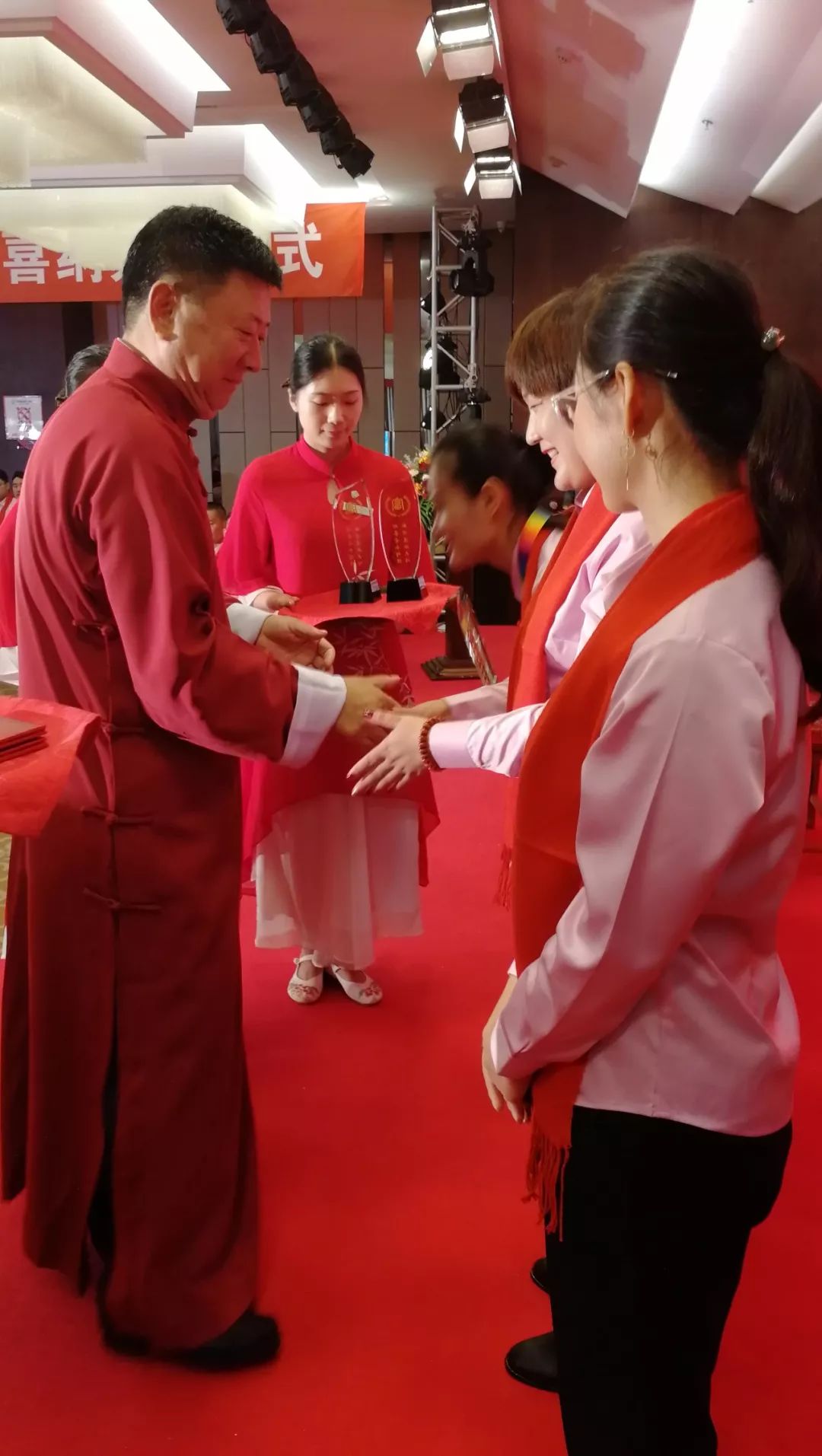 至诚至瑧至远，贾师门喜纳弟子硕果累累