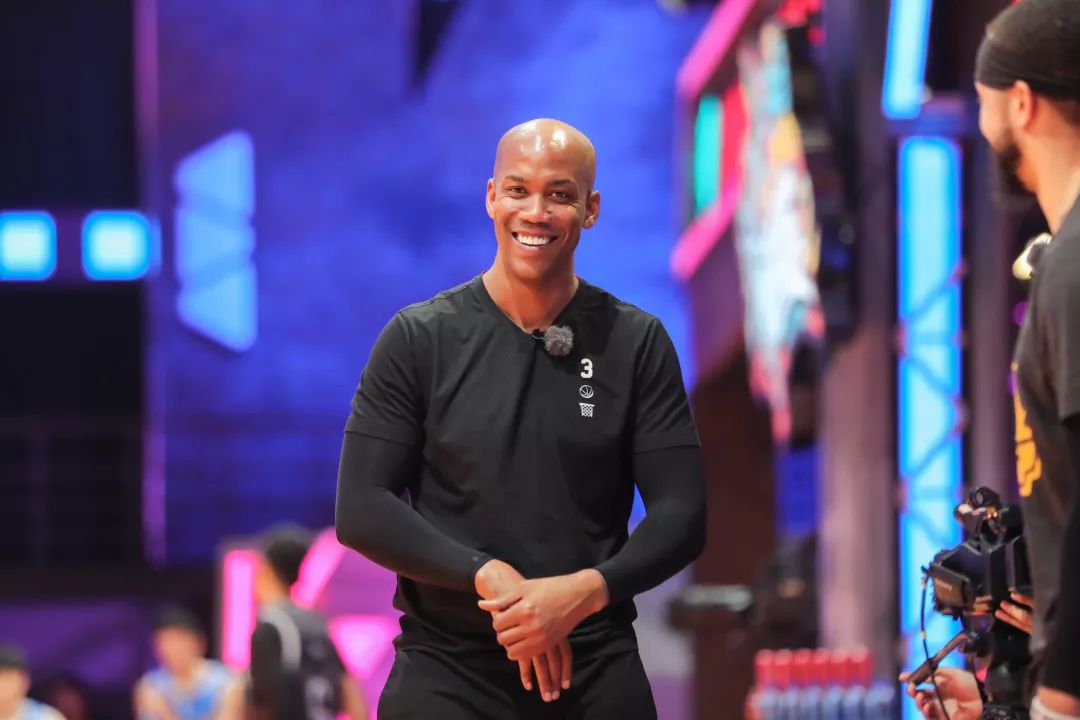 布莱登为什么打不过cba(穿限量版球鞋打球是什么体验?