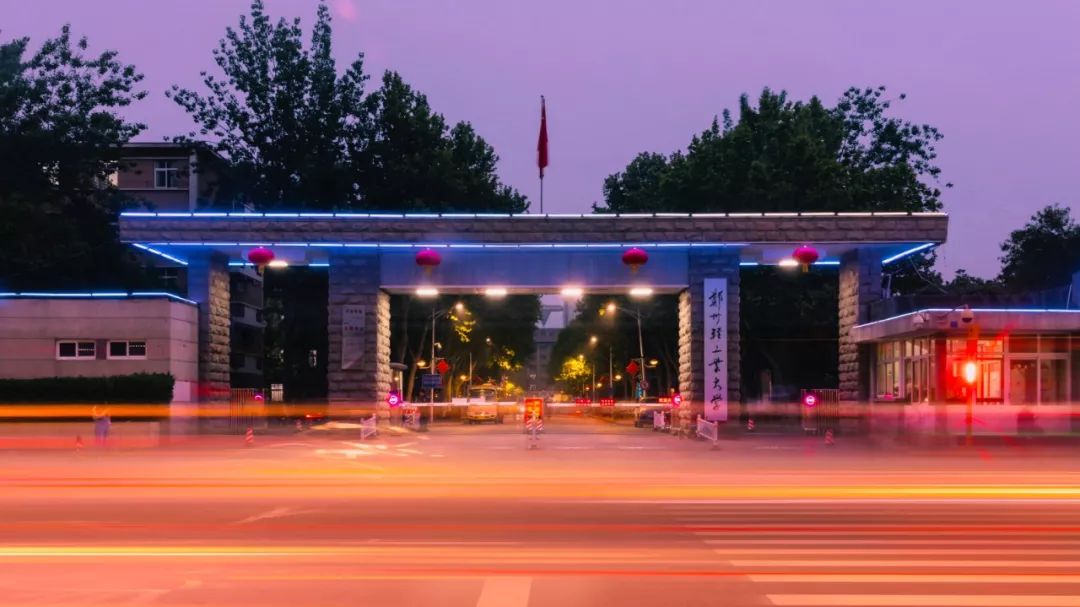 跟小编走吧！小编带你看看河南高校的大门！你最喜欢哪个高校的大门？