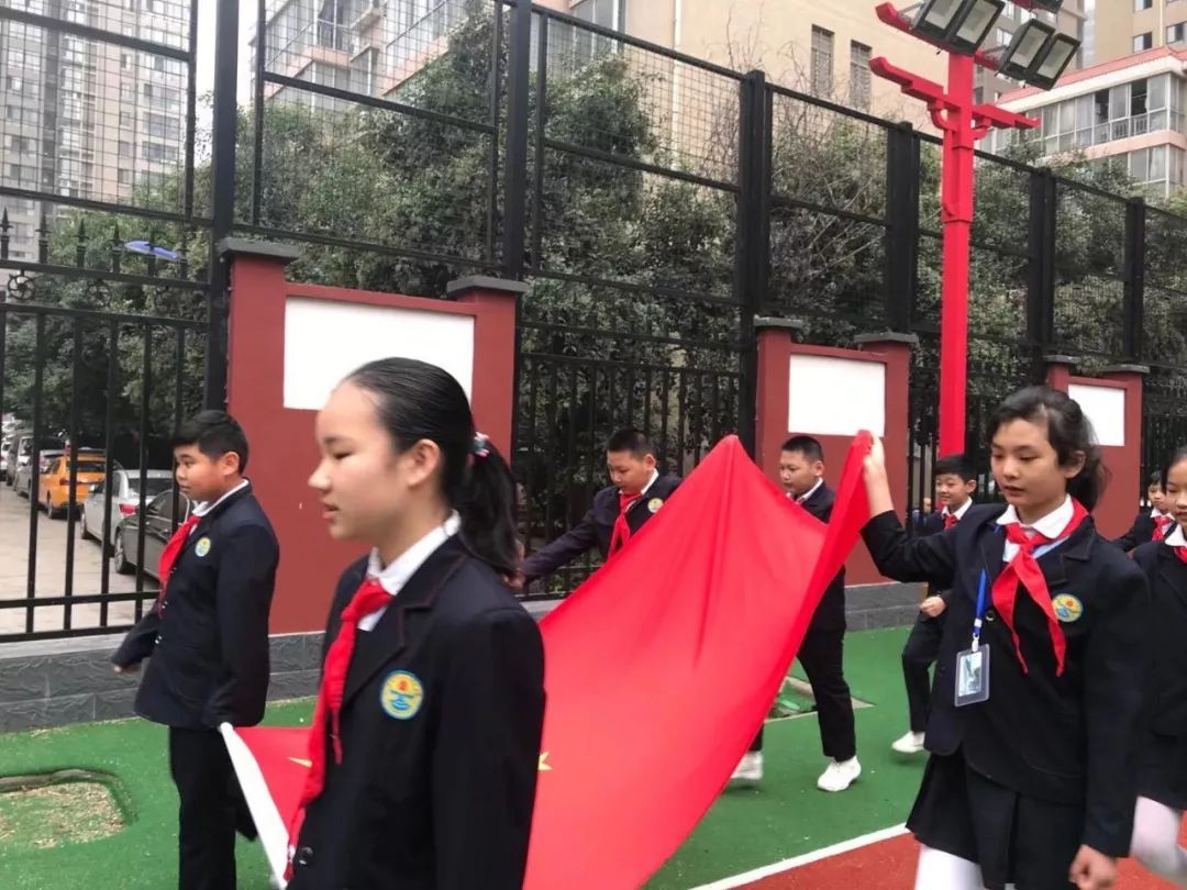 学习“习近平总书记致中国少年先锋队建队70周年贺词”，争做新时代好队员 ——百花小学第六周升旗仪式