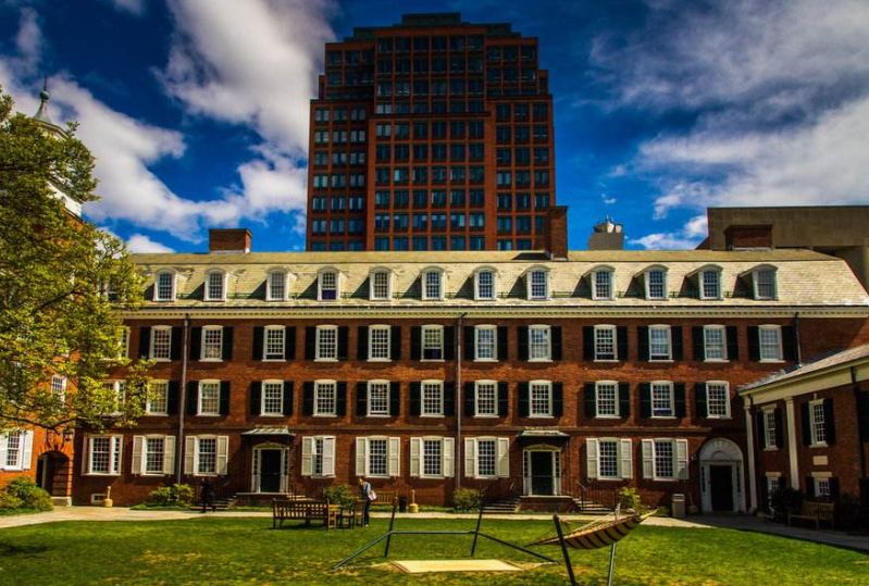 从轻狂少年，到耶鲁法学院华人正教授：留学生的真实成长记录