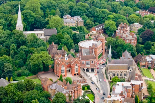 寄宿学校，是封建遗毒还是领袖摇篮？