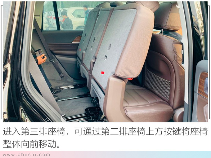 奔驰新GLS实拍，104万起售，土豪看了一眼内饰，果断放弃宝马X7
