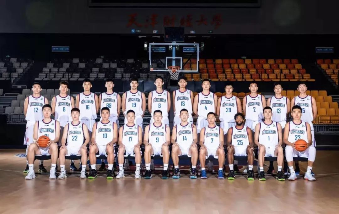 天津荣钢男篮何思雨(天津男篮全新亮相出征新赛季 壮行会现场老将宣布