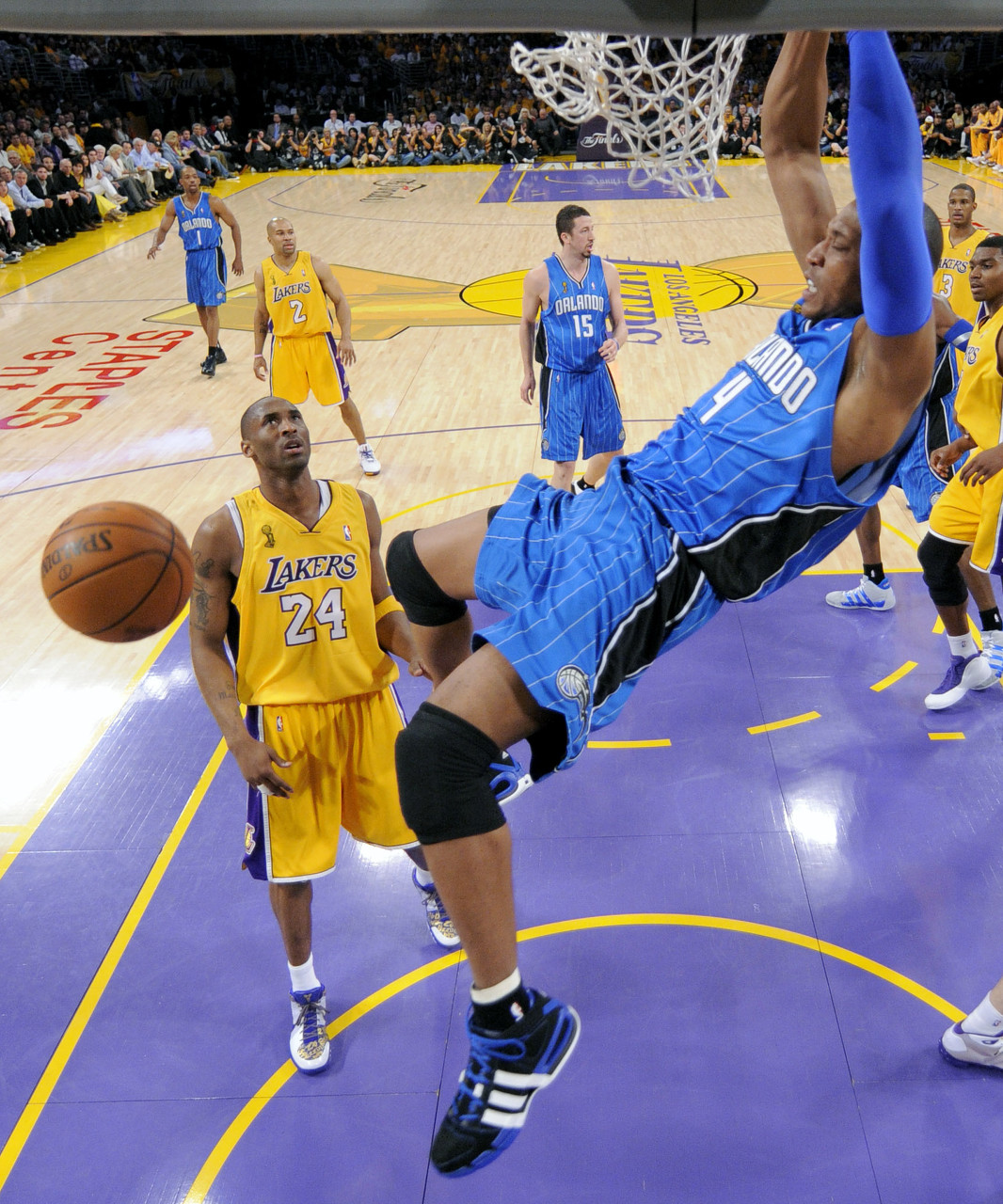 今日图集：2009年NBA总决赛-魔术和湖人的激情碰撞